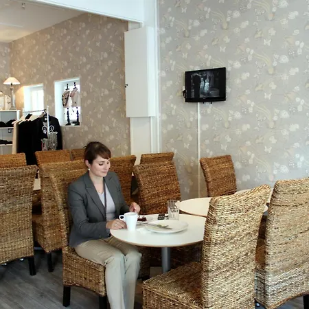 Alexander Otel